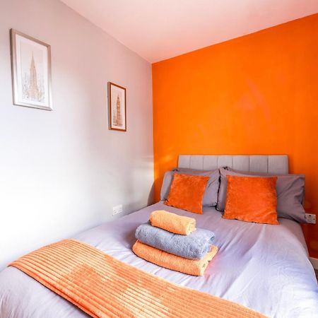 Prime Location - Modern City Apartment! Бристоль Экстерьер фото