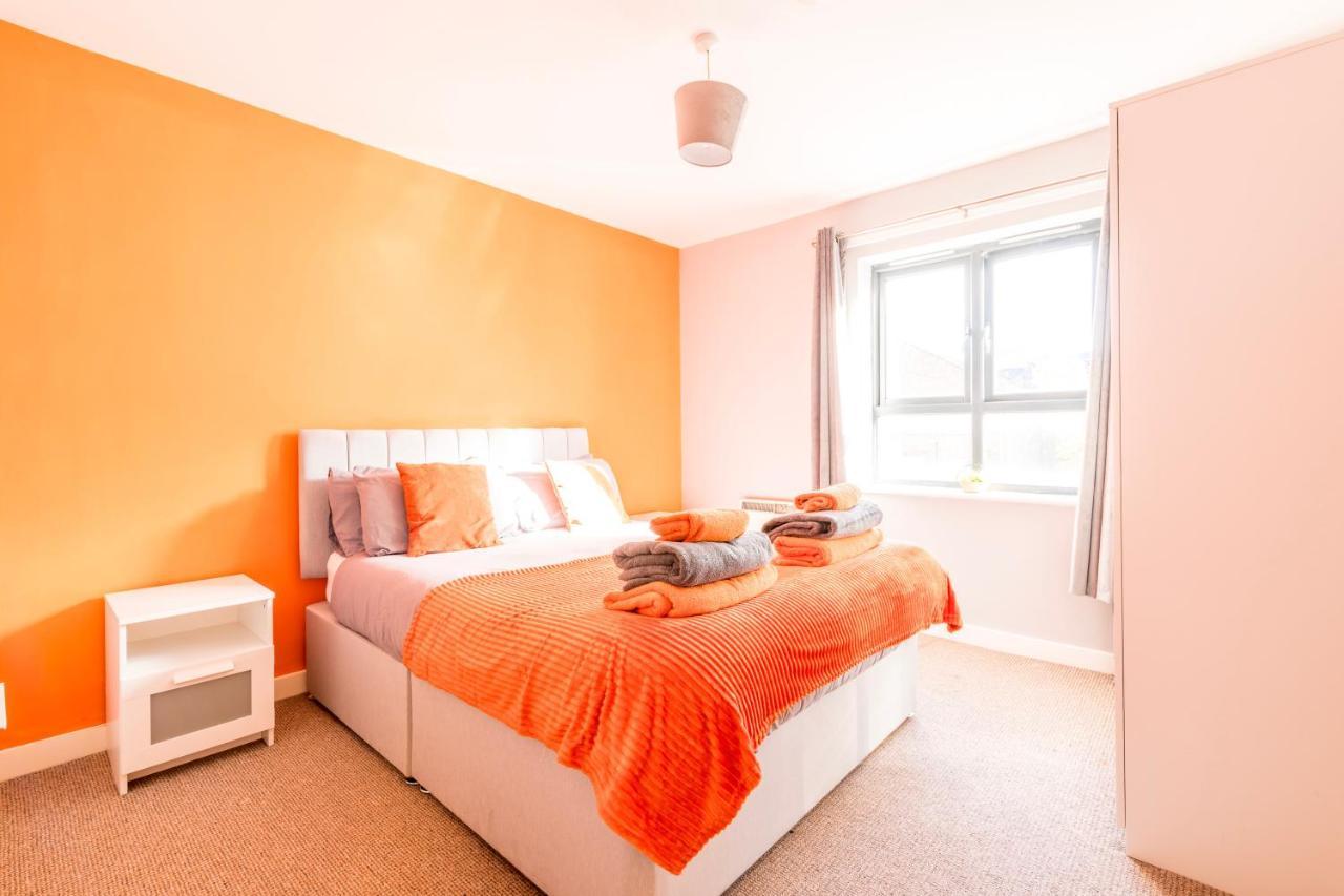 Prime Location - Modern City Apartment! Бристоль Экстерьер фото