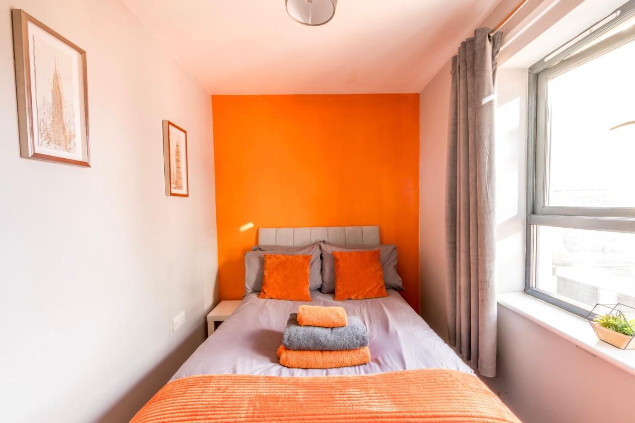 Prime Location - Modern City Apartment! Бристоль Экстерьер фото