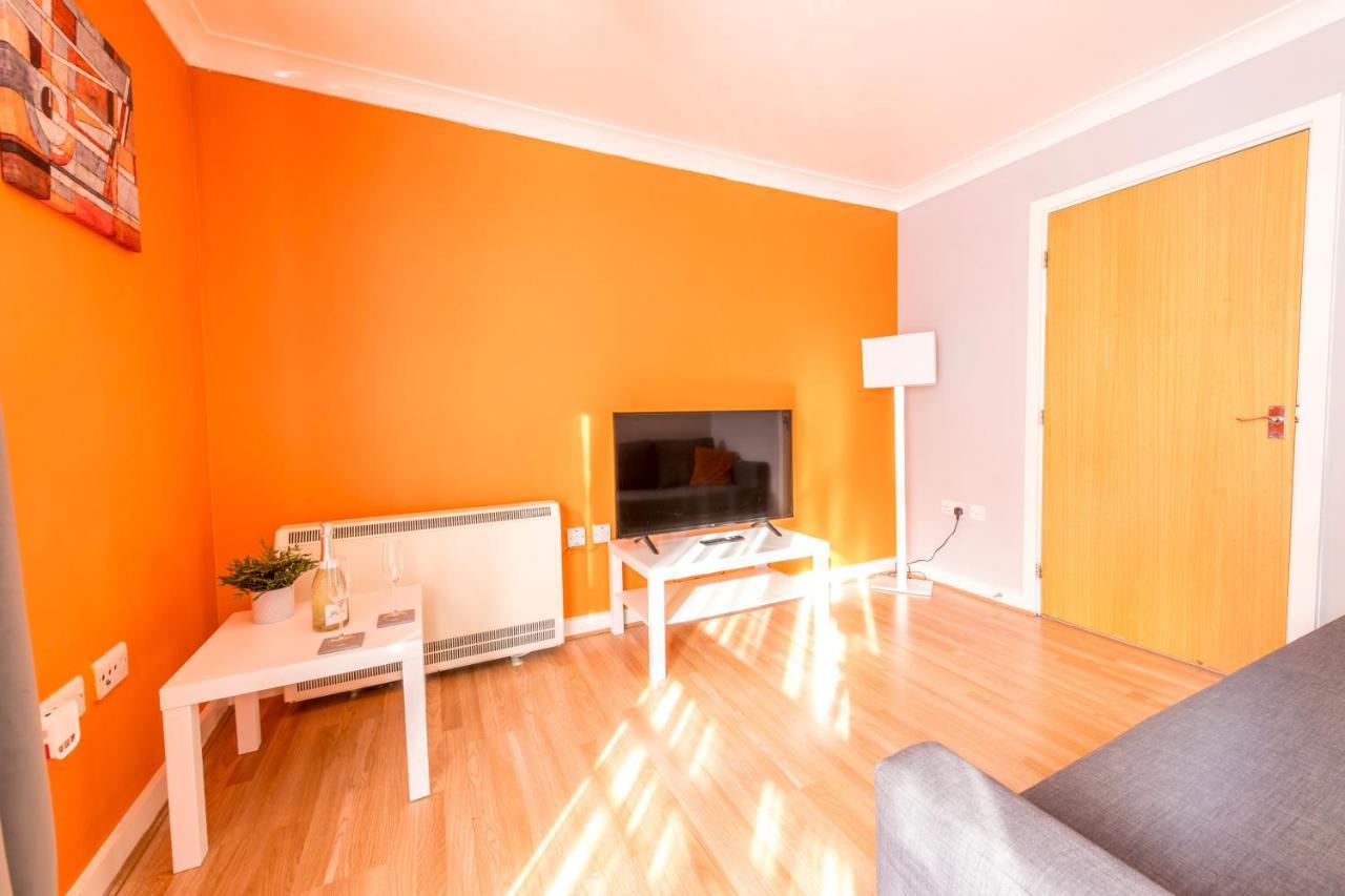 Prime Location - Modern City Apartment! Бристоль Экстерьер фото