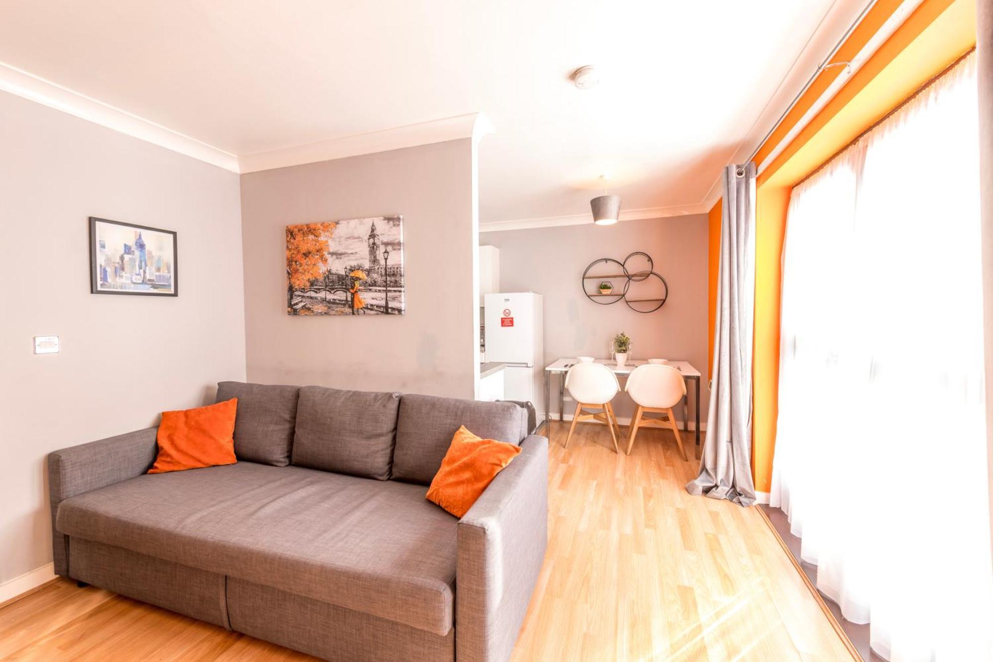 Prime Location - Modern City Apartment! Бристоль Экстерьер фото