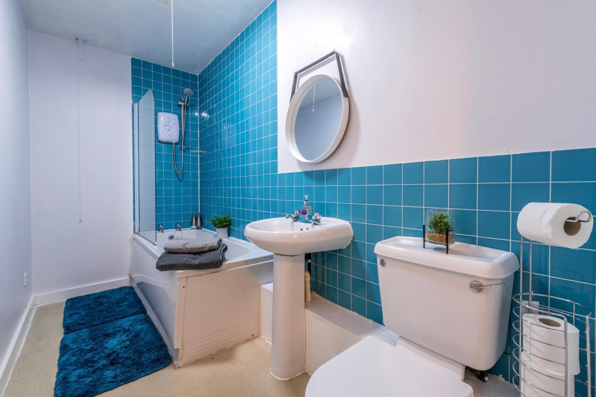 Prime Location - Modern City Apartment! Бристоль Экстерьер фото
