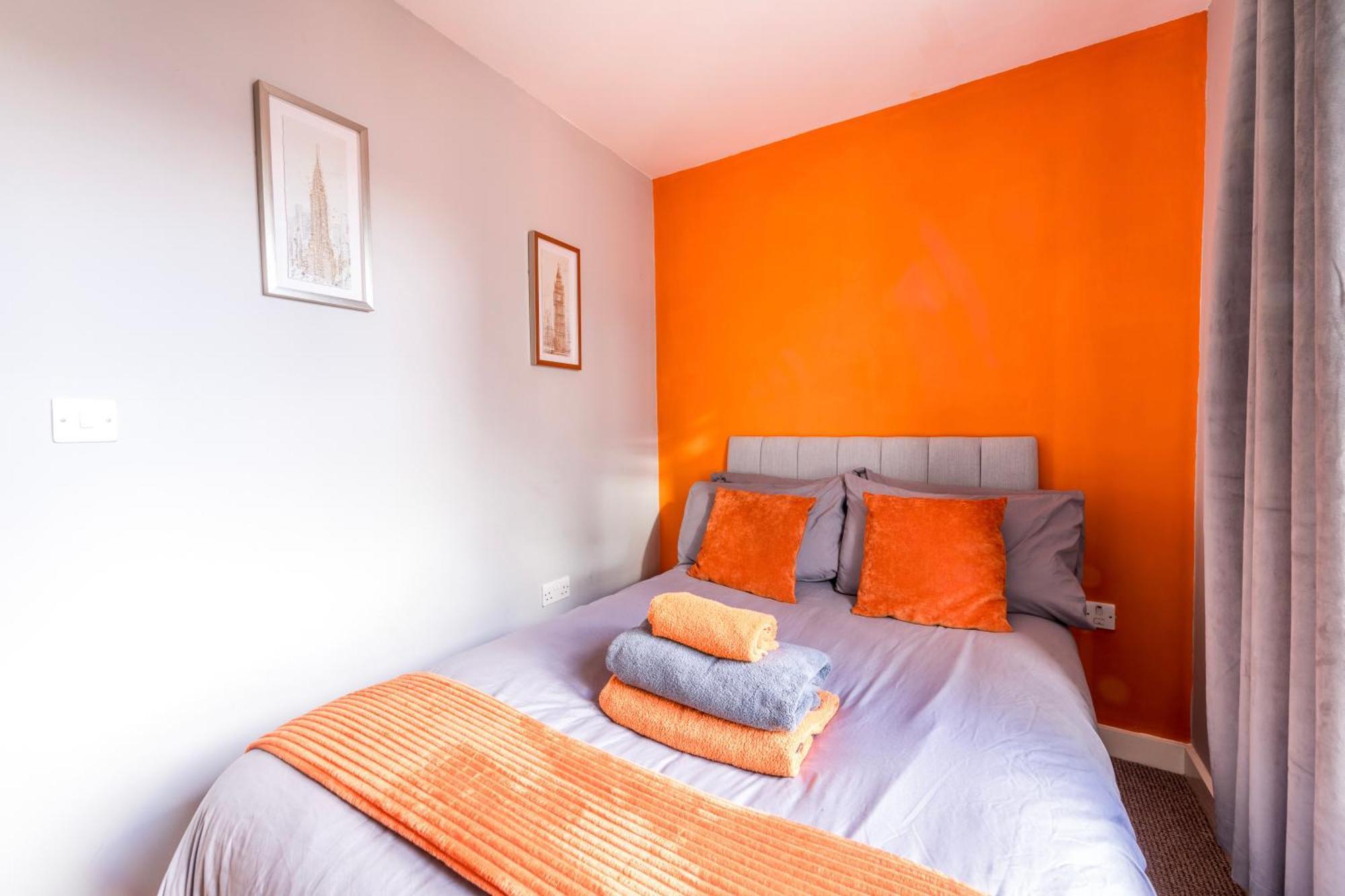 Prime Location - Modern City Apartment! Бристоль Экстерьер фото